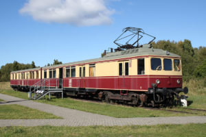 Der ehemalige Triebzug 426 002/826 602 in Peenemünde (HTM Peenemünde, Archiv)